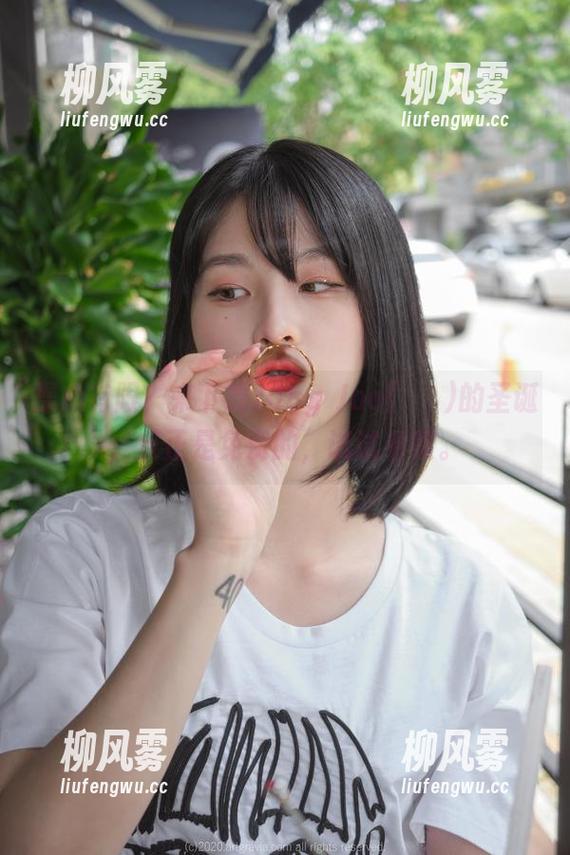 操心有限？来下载Jang Joo(장주)的圣诞，反正是免费的，试试看呗。